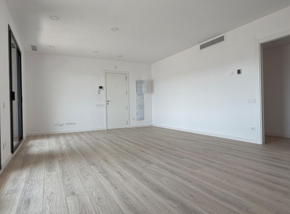 Salón con parquet reformado
